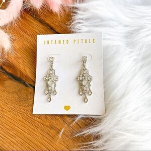 Untamed petals vintage style dangle earrings